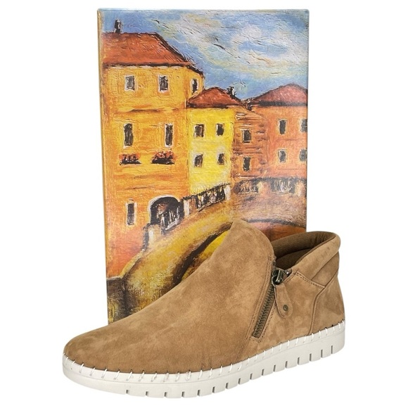 Bella Vita Camberly Tan Suede Womens Lofers Size 9.5W - Picture 15 of 15